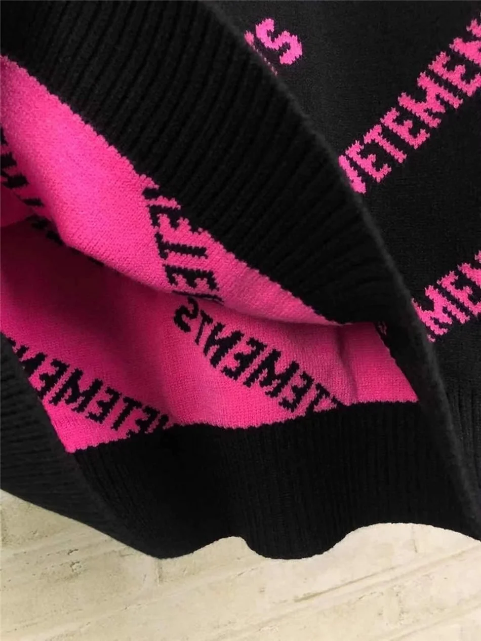 

Full VETEMENTS Black Sweater Sweatshirts Women Crewneck VTM Hoodies Inside Tag clothing mens sweatshirts