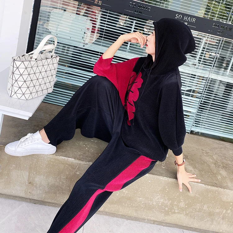 

HOT SELLING Miyake three quarter hooded neck T-SHRIT + Bloom pants patchwork sportswear suit IN STOCK