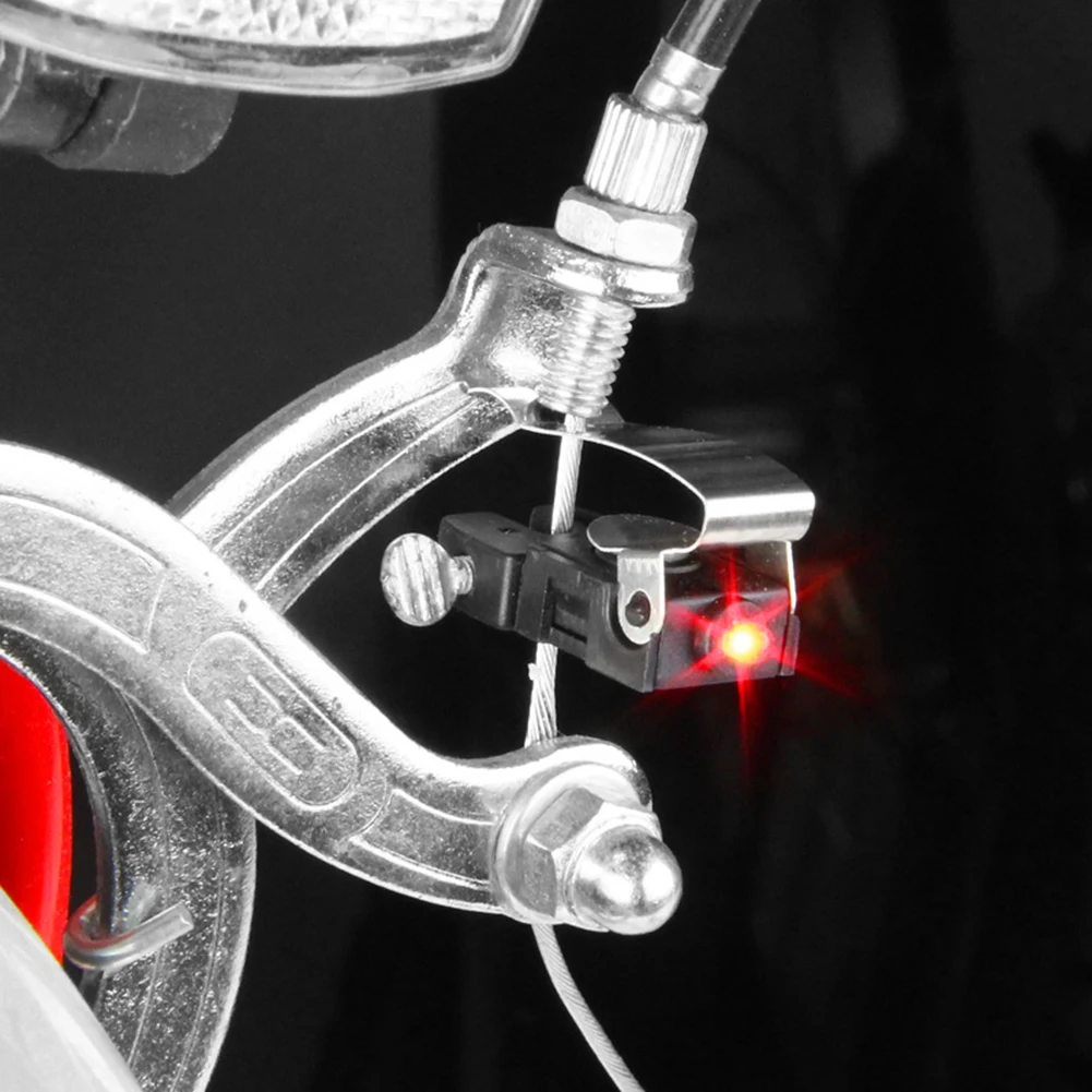 1 Buah Lampu Sepeda Tahan Hujan Aman dengan Baterai CR1025 Bersepeda Nano Rem LED Lampu Merah Mini Lampu Rem Sepeda Travel Ultra Terang