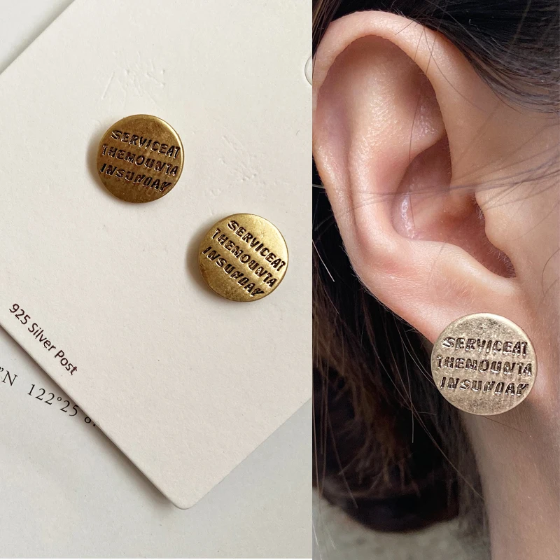 

KXR Retro Temperament Carved Earnail Female Button Design Sense of Simple Minority Hong Kong Style Korean Clever versatile
