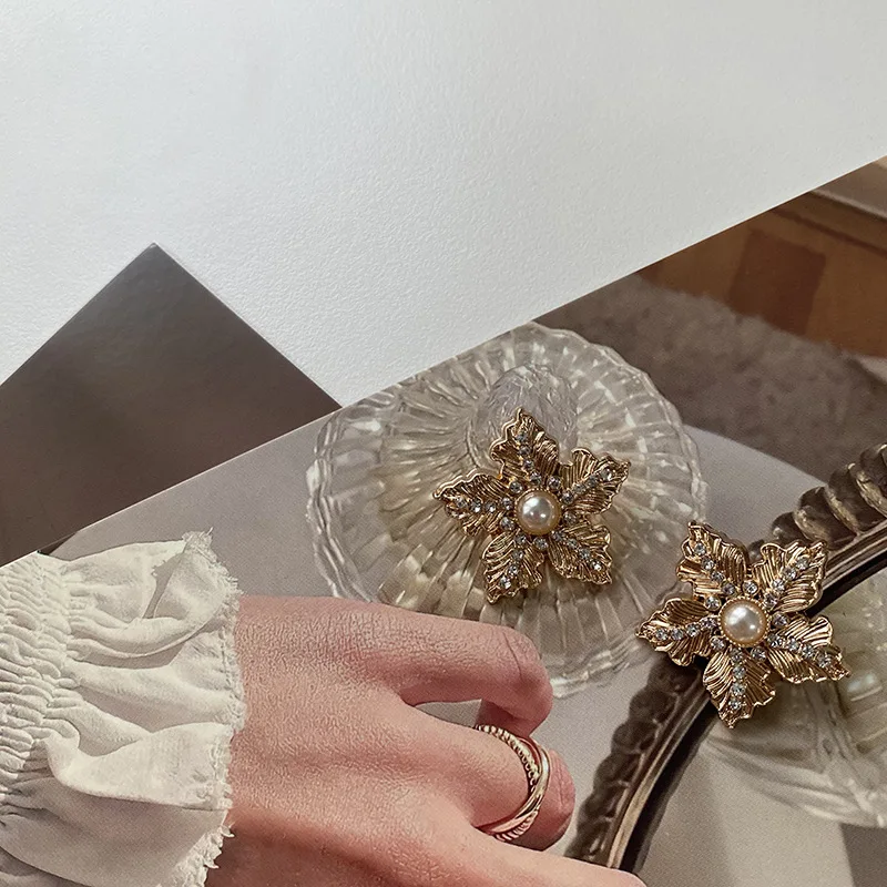 Snowflake Rhinestone Buttons With Pearl For Woolen Coat Suits Handbag Decorative 25mm Diy Crafts Gold Needlework Accessories5pcs | Дом и сад