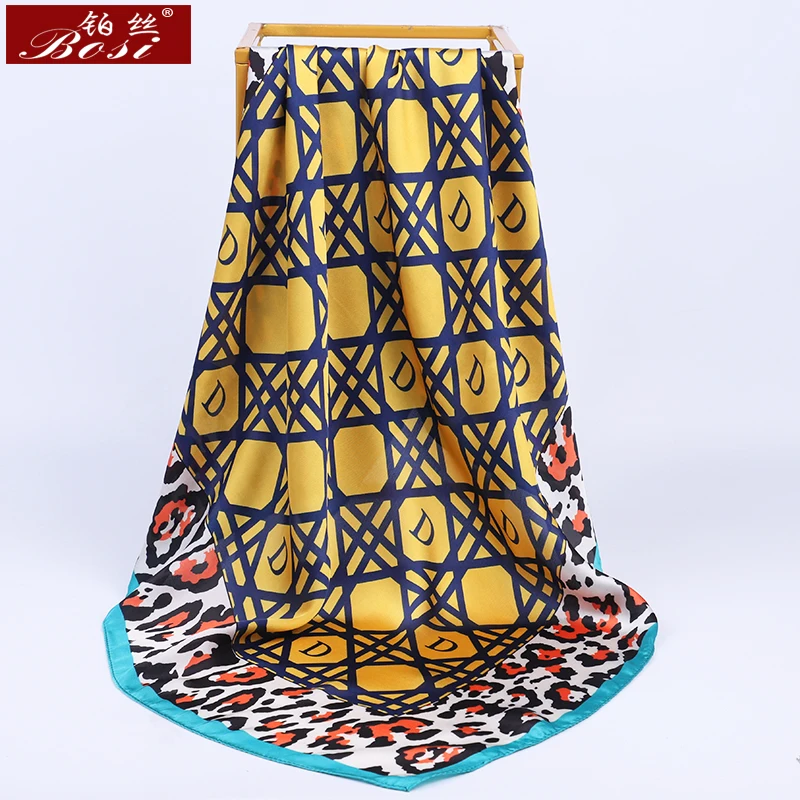 Женский шёлковый атласный шарф в клетку с леопардовым принтом| |