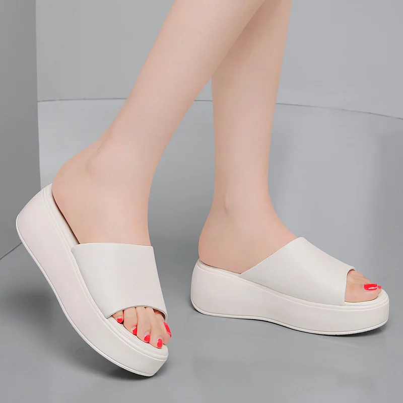 

New Style Sandals And Slippers For Women's Outer Wear With Thick-Soled Wedges And Slippers