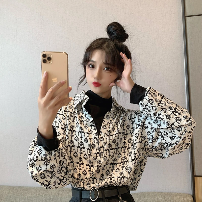 

Fake Two Piece Vintage Print Shirt Women Patchwork Knitted Turtleneck 2021 Spring Long Sleeve Casual Loose Female Blouse Tops