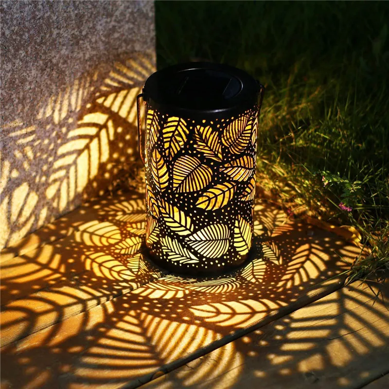 

LED Retro Solar Lantern Light Outdoor Garden Chandelier Metal Leaf Pattern Light Garden Walkway Garden Light Home Decoration
