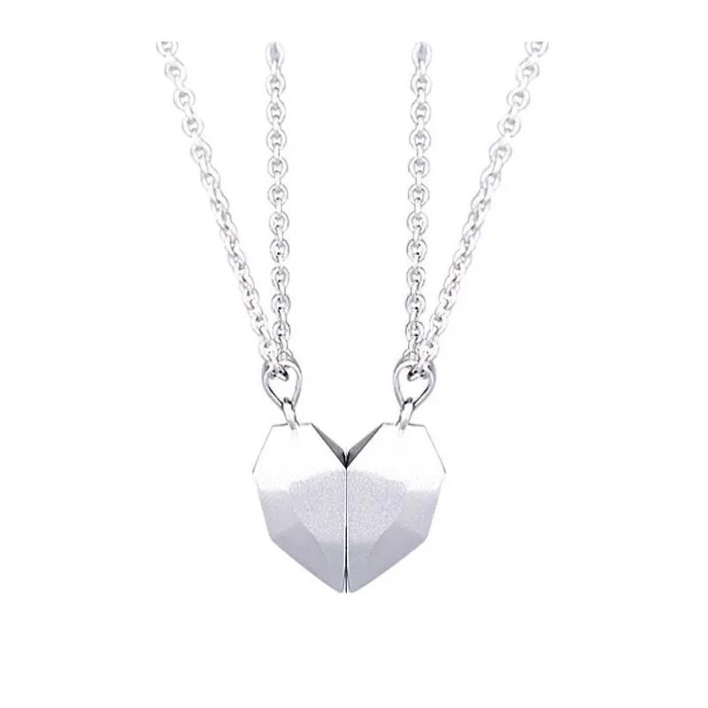 

2Pcs Magnetic Couple Necklace Lovers Heart Pendant Distance Faceted Charm Necklace Women Valentine's Day Gift 2021