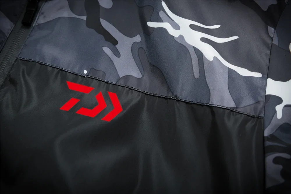 

Daiwa Fishing Men Clothes Tech Hydrophobic Clothing Listing Casual Outdoor Camping Hooded Jackets Quick Dry Waterproof Jackets