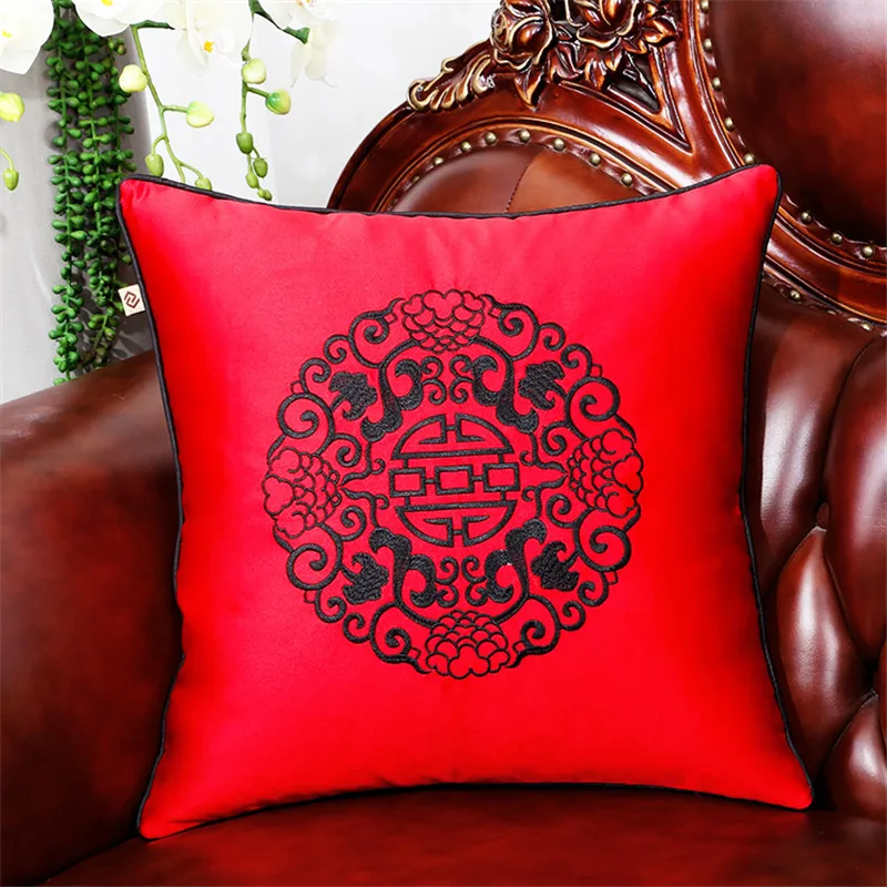 Наволочка с вышивкой для дивана черная красная зеленая декоративная наволочка в