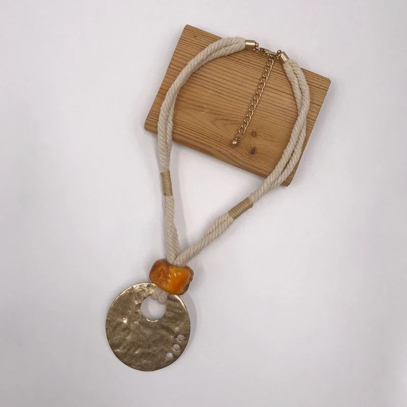 

Suekees Goth Fashion Jewelry Vintage Collar Necklace Pendants Cotton Cords Resin Bead&Alloy Pendant Necklace Women Accessories