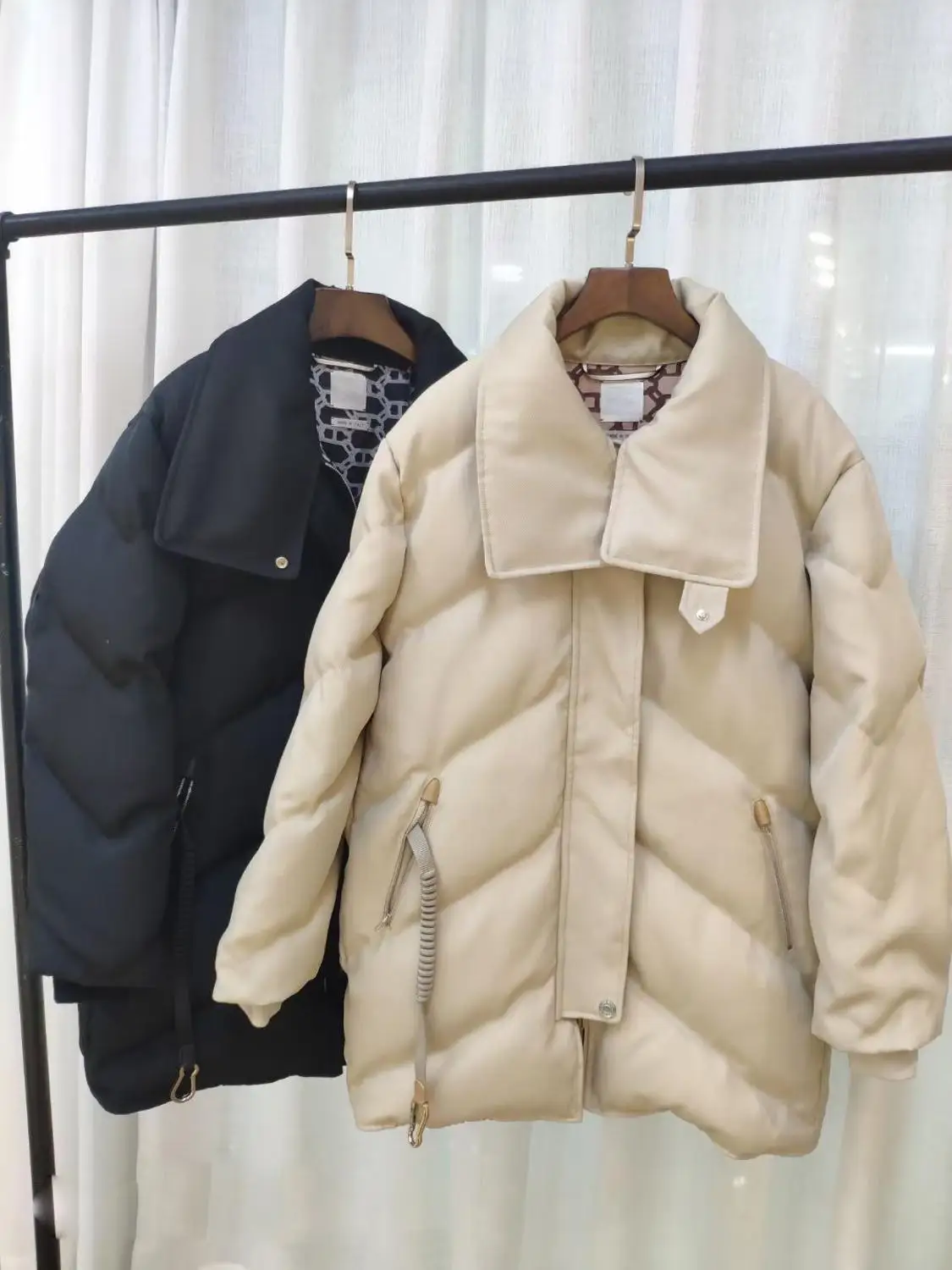 

2021 Winter Luxury Design Quilted Elegant Office Lady Duck Down Coat with Belt