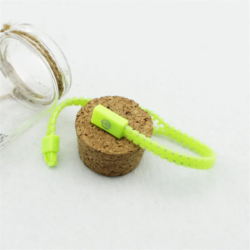 

Kpop GOT7 Logo Zipper Bracelet For Women Antistress Toy For Kids Children Office Fidget Bracelet Femme Jewelry Pulseras