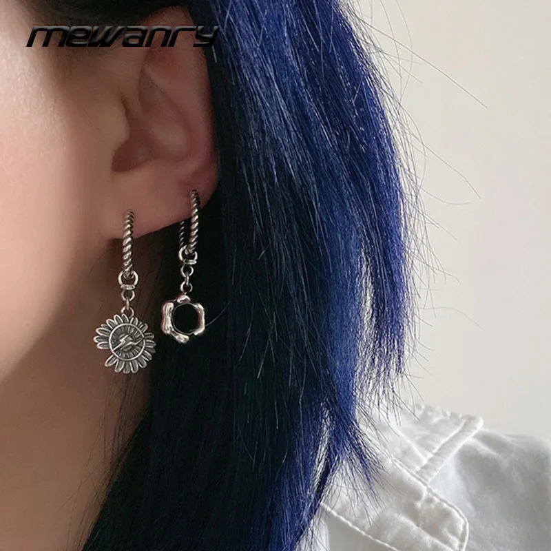 

Mewanry Silver Color Hoop Earrings for Women Trend Punk Vintage Creative Asymmetric Daisy Party Jewelry Birthday Gifts