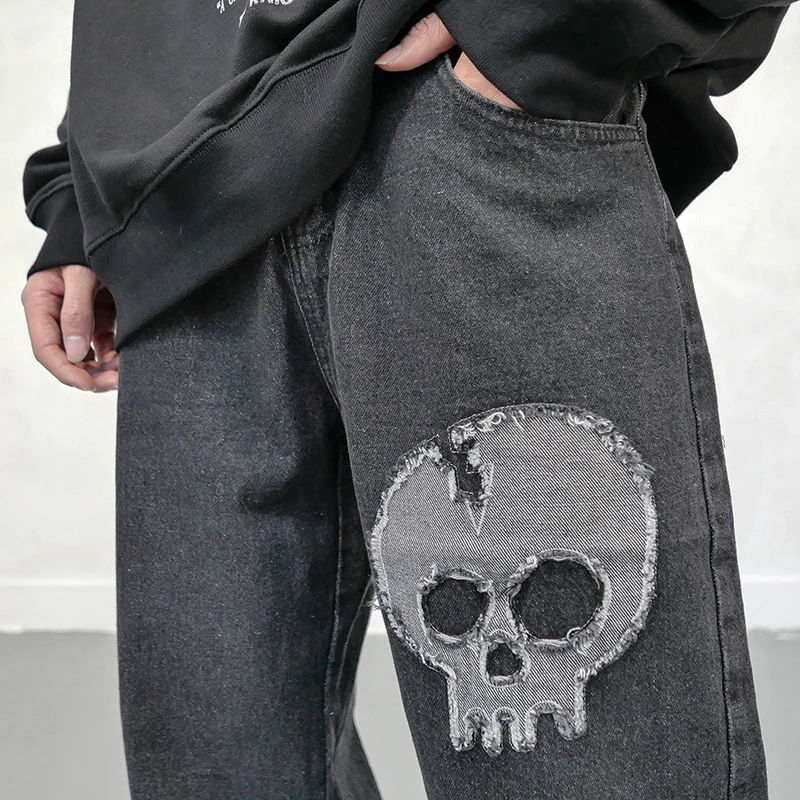 

Skull Patch Jeans Men Hip Hop Skull Embroidered Wide Leg Long Trousers Couple Vintage Loose Harajuku Flame Straight Jeans 2021