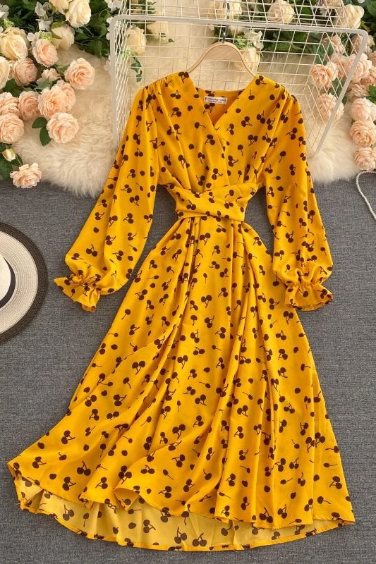 

Vintage Cherry Floral Printed Red Dress female V-neck Bell Sleeve Autumn New A-Line Holiday Dress vestidos Midi dresses women