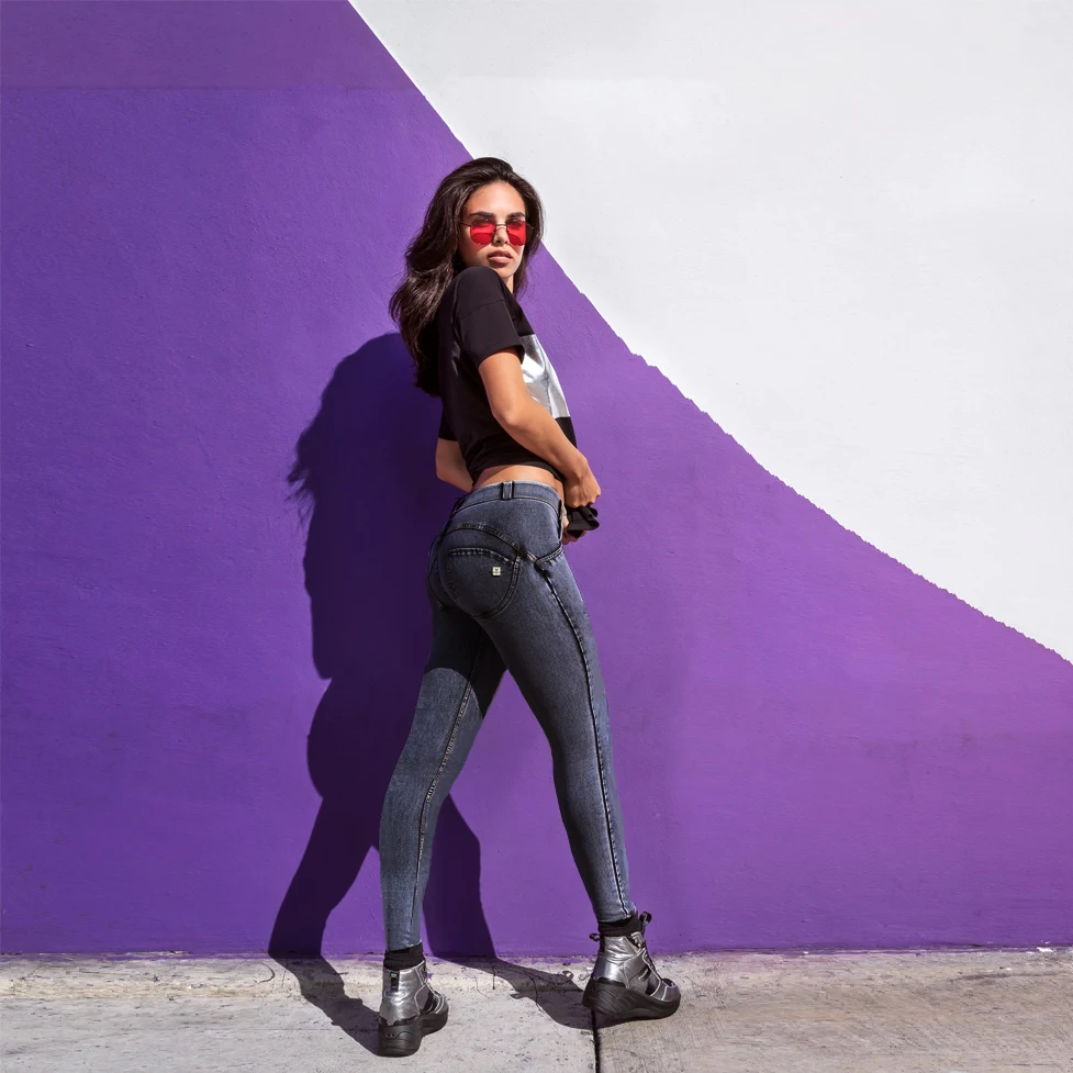 

Женские узкие эластичные джинсы Melody Grey со средней посадкой, джинсовые брюки для девочек, уличная одежда, женские персиковые облегающие брюк...