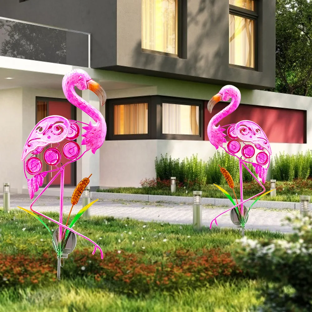 

olar LED Light Metal Hollow Flamingo Lawn Stake Lamp Yard Art Garden Decor for Courtyards Roads Community Gates Decoration