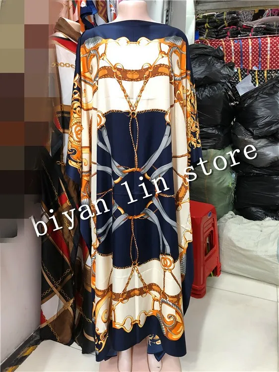 Женское платье с принтом Базина длинное оверсайз цветным рисунком обхват груди