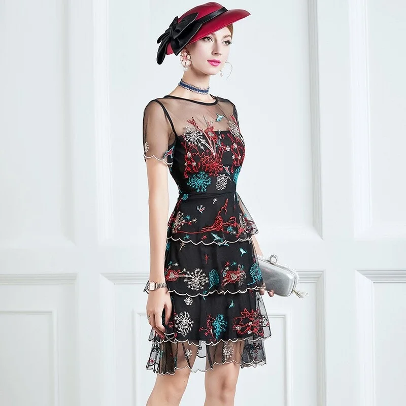 

2020 Summer Style Dress High Quality Ladies Colorful Embroidery Sexy Tulle Mesh Patchwork Short Sleeve Cascading Ruffle Dress