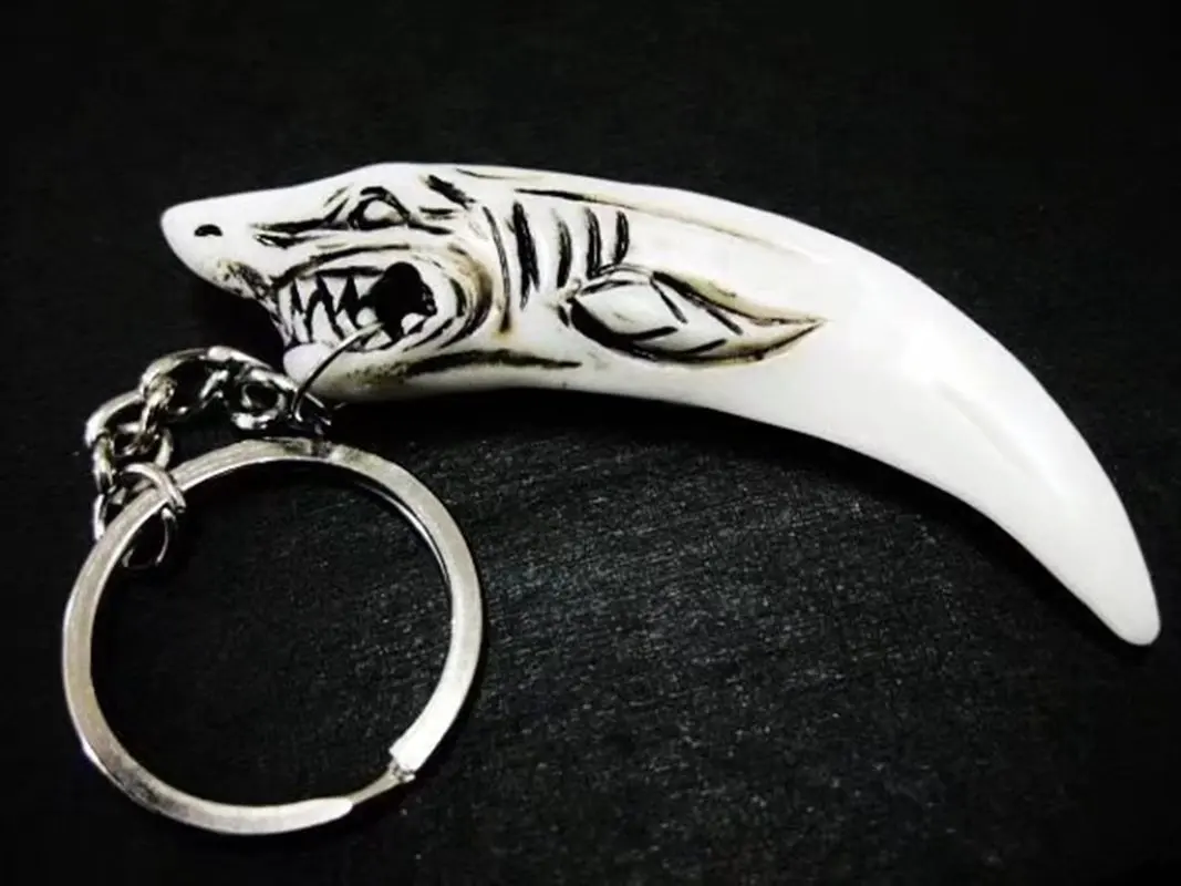 

12 PCS Simple Gift Amulet Fashion White Shark Totem Keychain For Women Men Boys Biker Jewelry Keyring