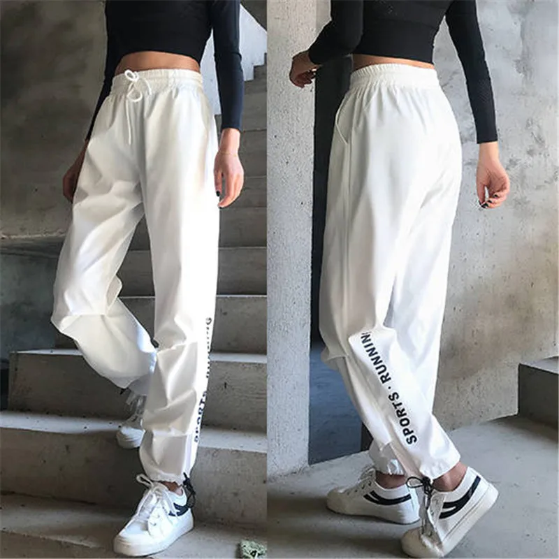 Штаны спортивные женские с высокой талией джоггеры принтом граффити