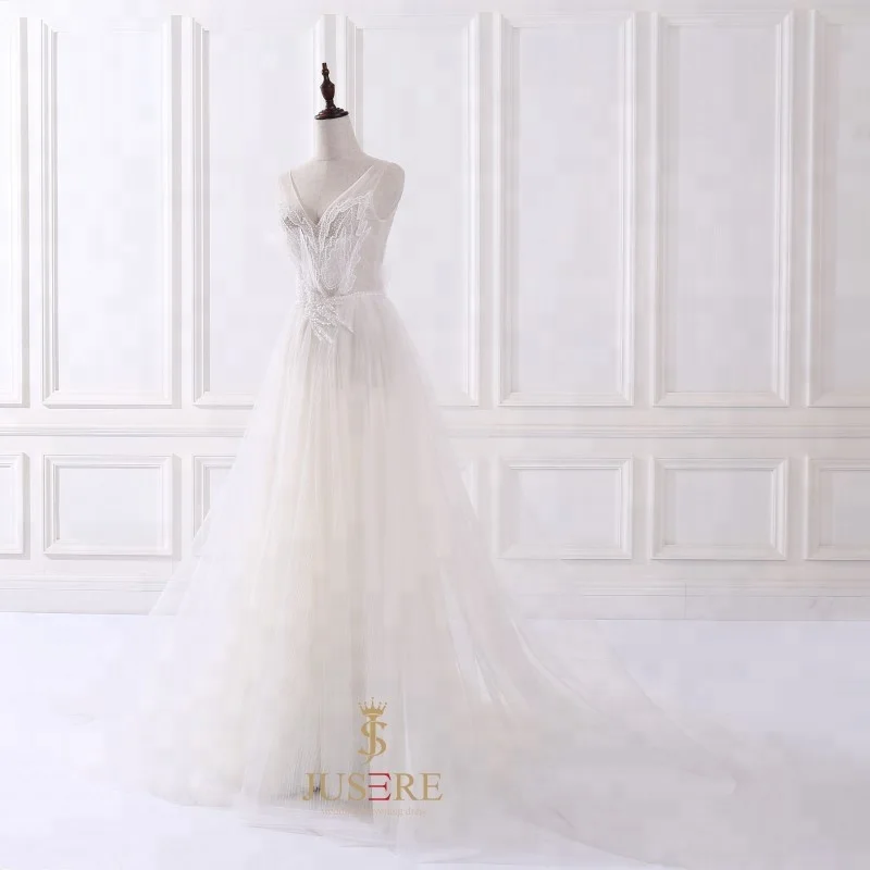 Свадебное платье-трапеция из тюля с бусинами и V-образным вырезом длинными