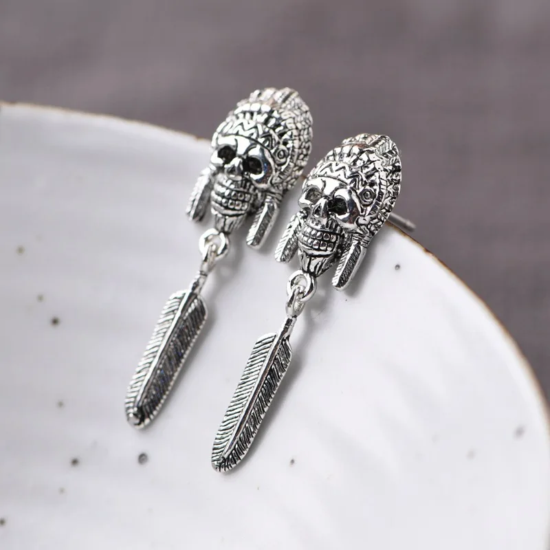 

Vintage Silver Color Indian Feather Skull Dangle Drop Earrings for Women Men Punk Gothic Skull Earrings Retro Jewelry Gifts