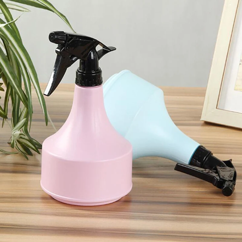 

Practical Flowers Gardening Watering Can 600ml Manual Pressure Plastic Plant Sprinkler Potted Indoor Home Kettle Irrigation Tool