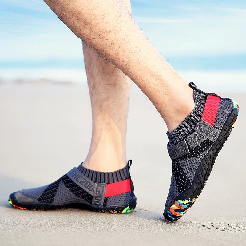 

New Fly Woven Couple Shoes Quick Dry Upstream Sneakers Men Outdoor Light Non-Slip Beach Wedding Footwear Swimming Diving Shoes