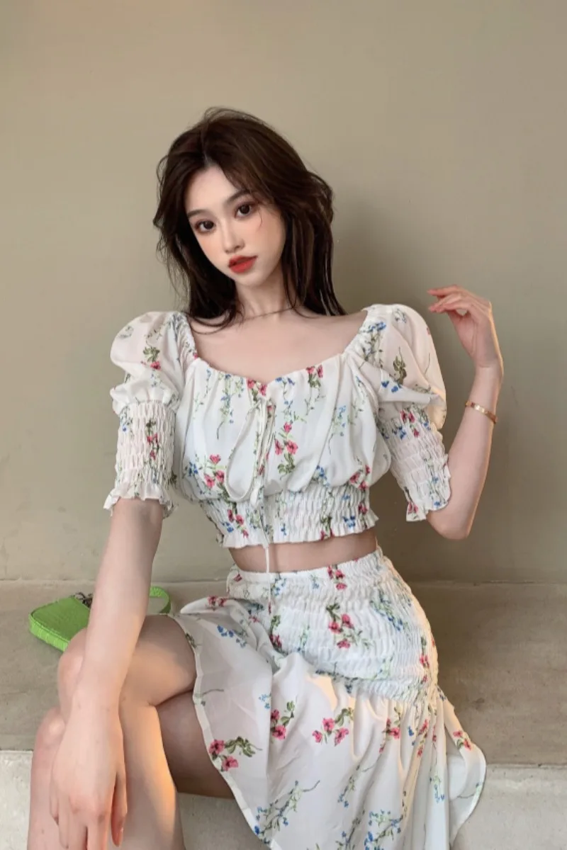 

French sweet floral shirt women's summer design sense niche short chic shirt square collar waist short-sleeved shirt