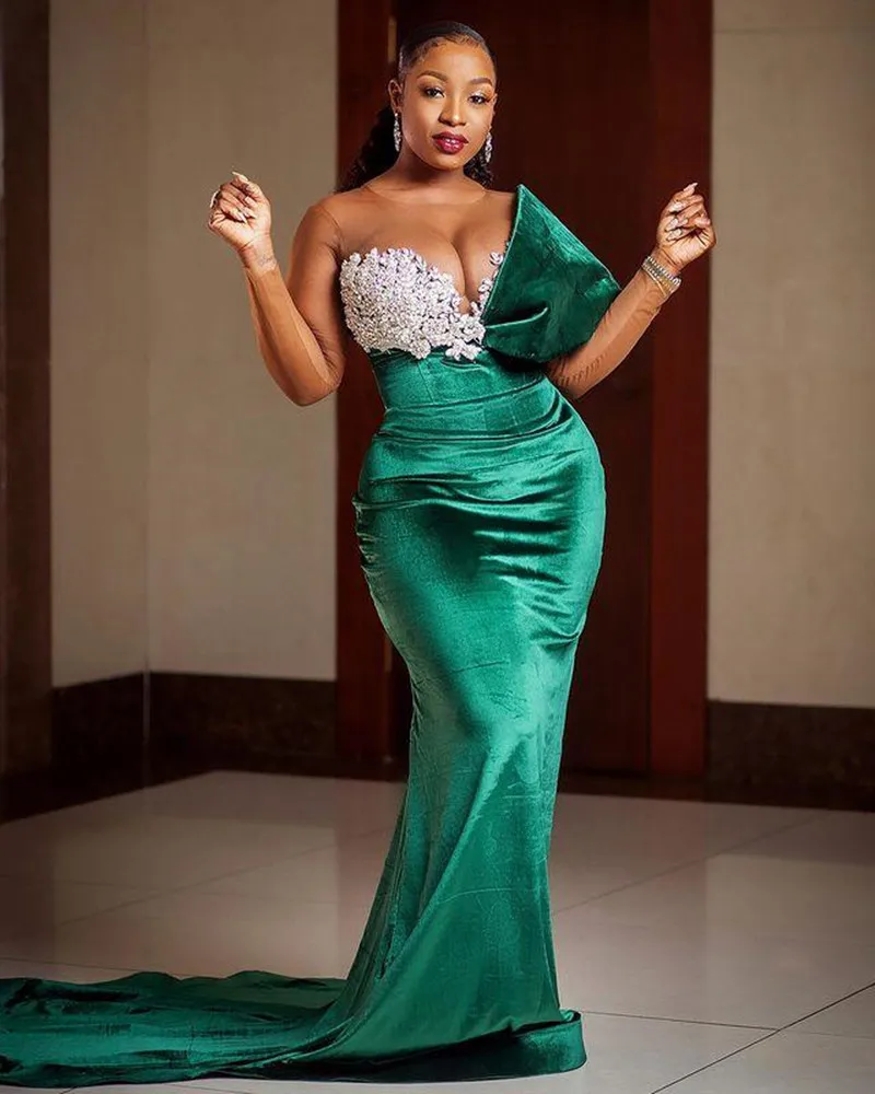 

2022 Plus Size Arabic Aso Ebi Green Mermaid Velvet Prom Dresses Lace Beaded Sheer Neck Evening Formal Party Second Reception Gow