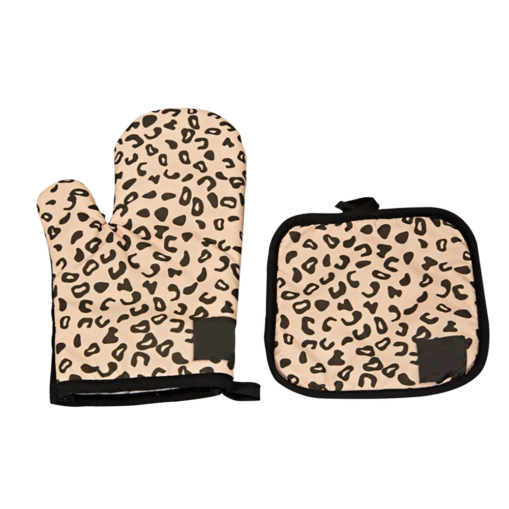 

2pcs Kitchen Gloves Insulation Leopard Pattern Pad Cooking Microwave Gloves BBQ Oven Potholders Oven Mitts Baking Kitchen Gloves