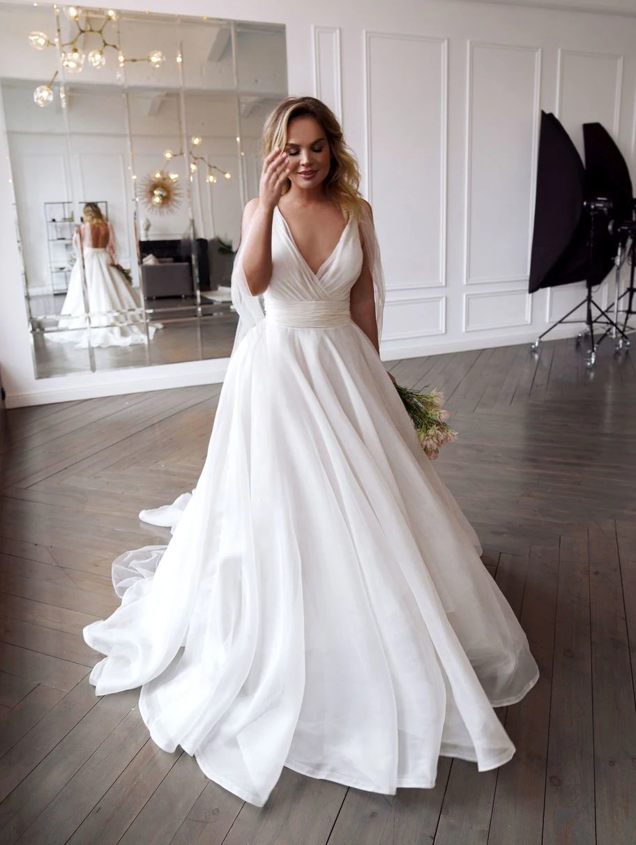 

MYYBLE Cheap Charming Deep V-neck Backless Wedding Gowns Robe de Mariage Custom made Simple White Ivory Bridal Dress 2022