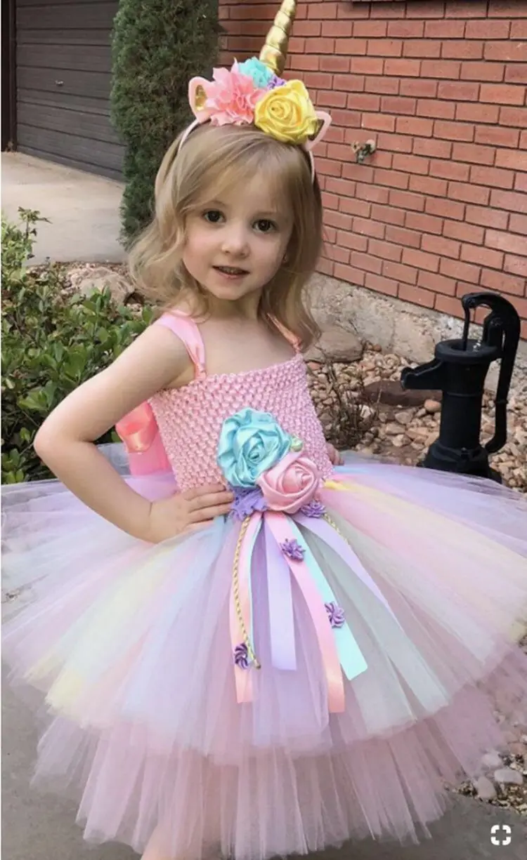 Платье для маленьких девочек розового цвета с изображением единорога