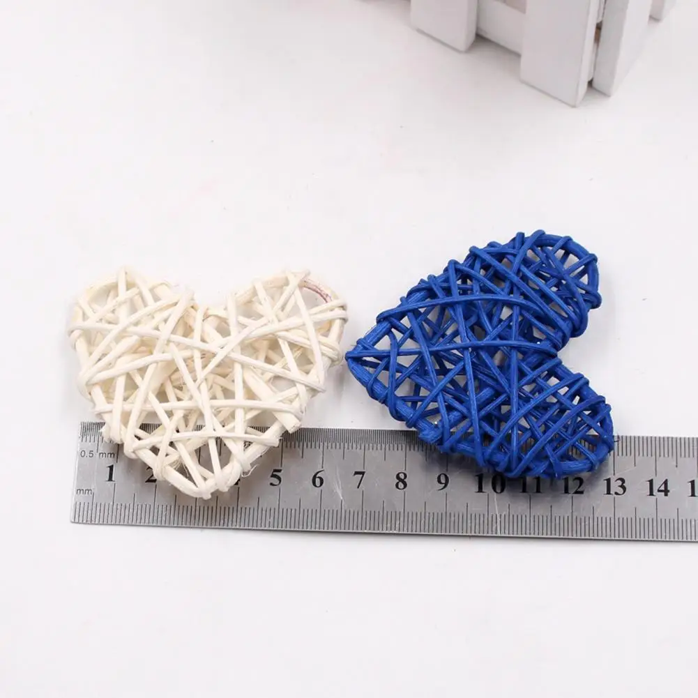 

Excellent Workmanship Portable Creative Heart Shape Hanging Decor fo Friends