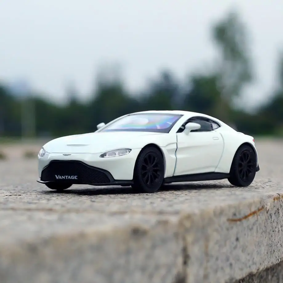 Лидер продаж литая супер спортивная модель автомобиля в масштабе 1:36