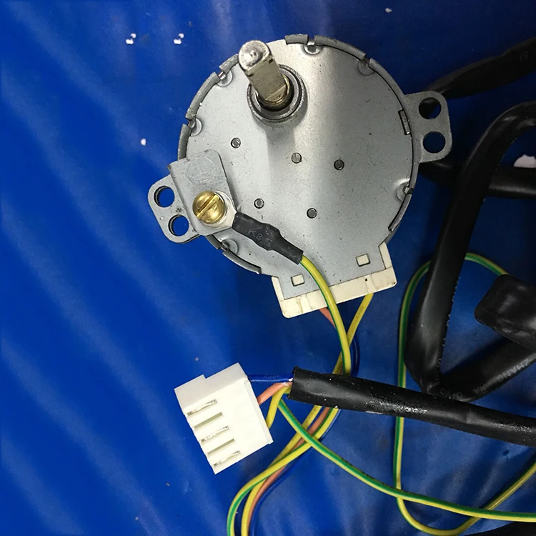 

Шаговый поворотный синхронный двигатель Rayleigh 50SM40 для кондиционера Haier 0010403723E 7 Вт 220 В 11,8/14 об/мин