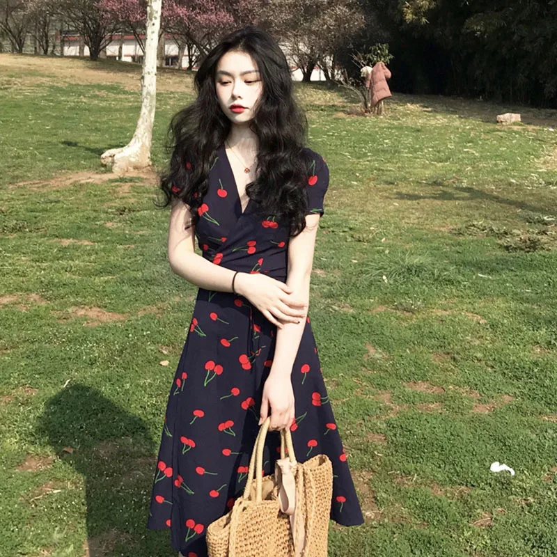 

Holiday Lady Seaside Young Short Sleeve Floral Dress Summer Robe French Style Retro Waist-Controlled Slim Fashion Cherry Print