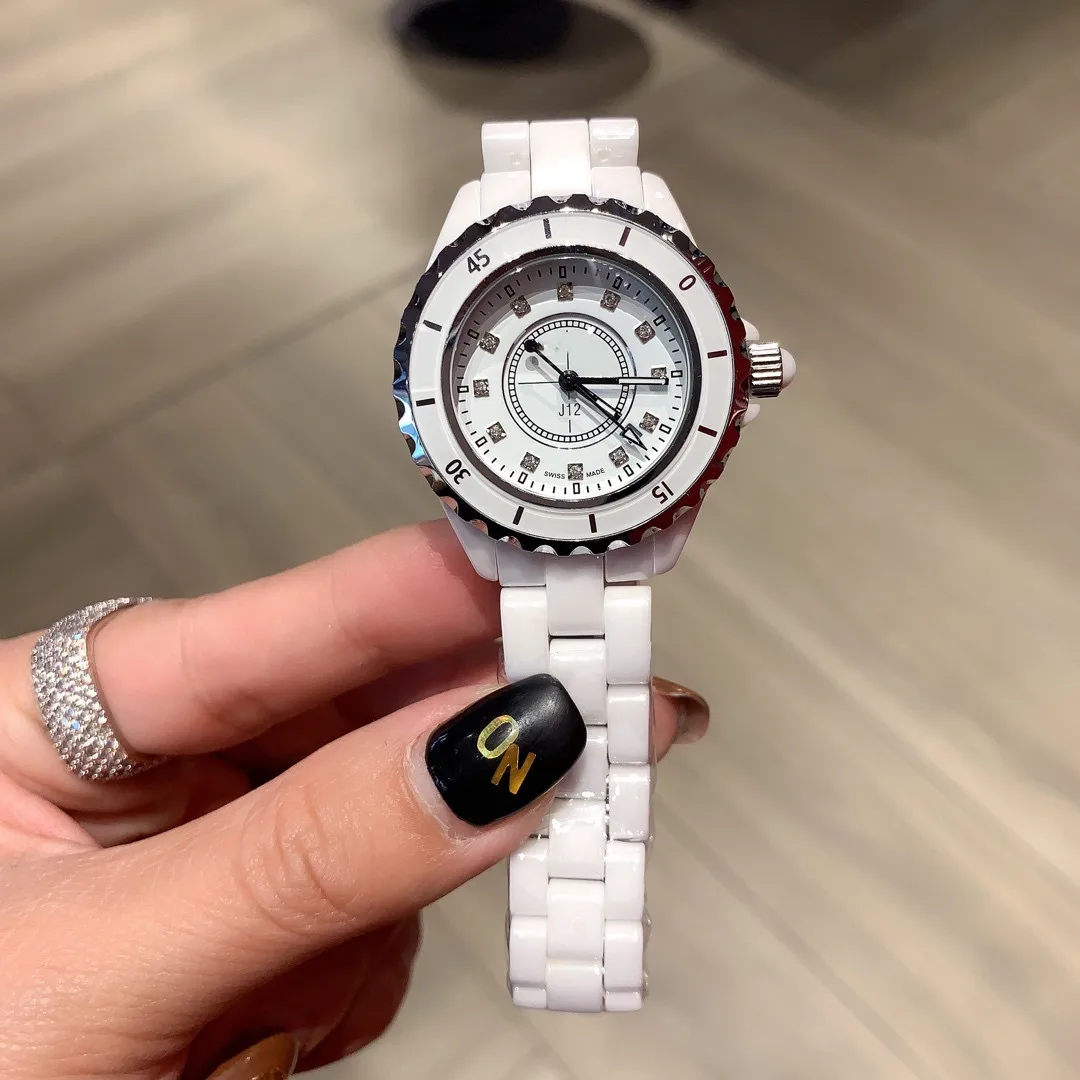 

Instant sell-through fashionable leisure trend Fine Quartz Watch