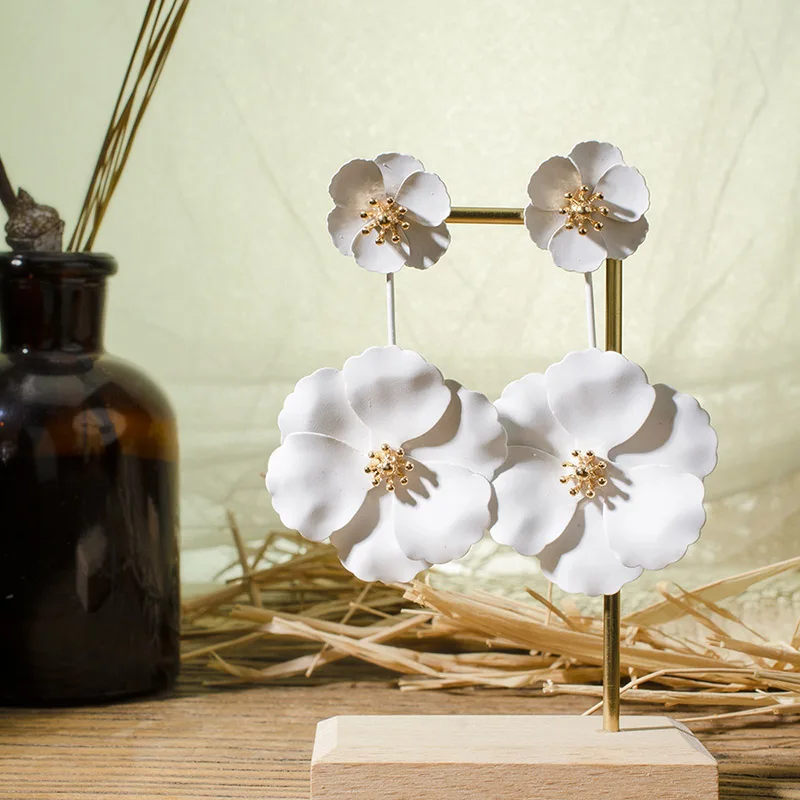 Модные трендовые серьги гвоздики в виде цветка для женщин большие маленькие