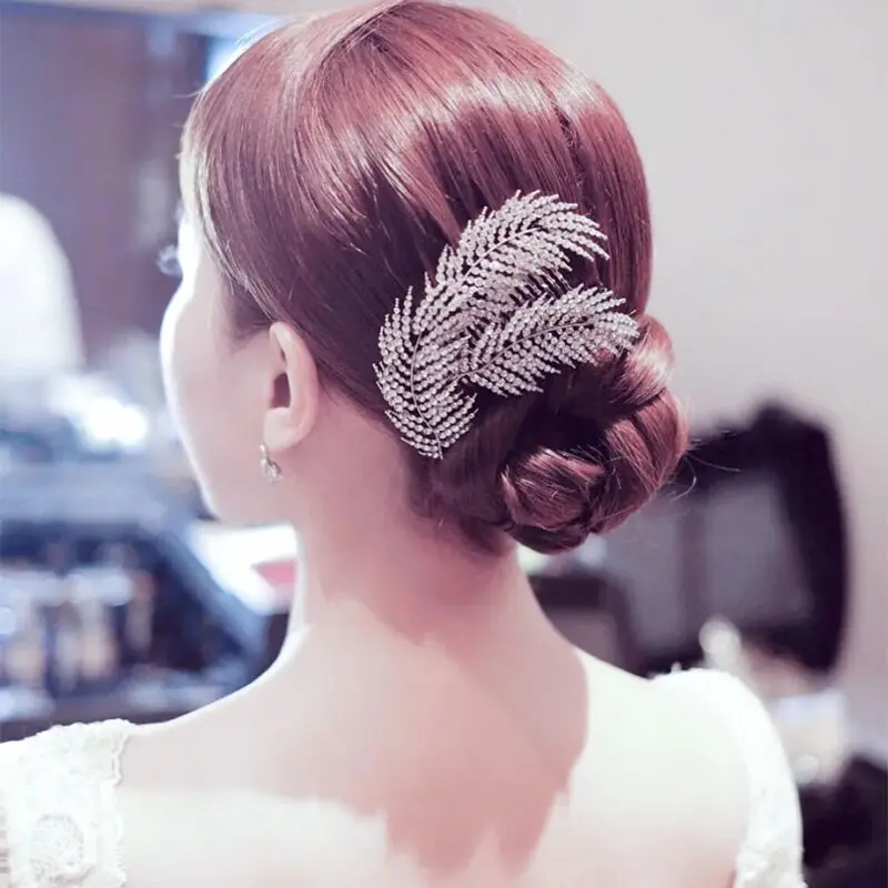 

Red White Crystal Wedding Bride Bridal Hair Accessories 2019 Feather Hair Comb Head Pieces Hair Pins Jewelry Accessories