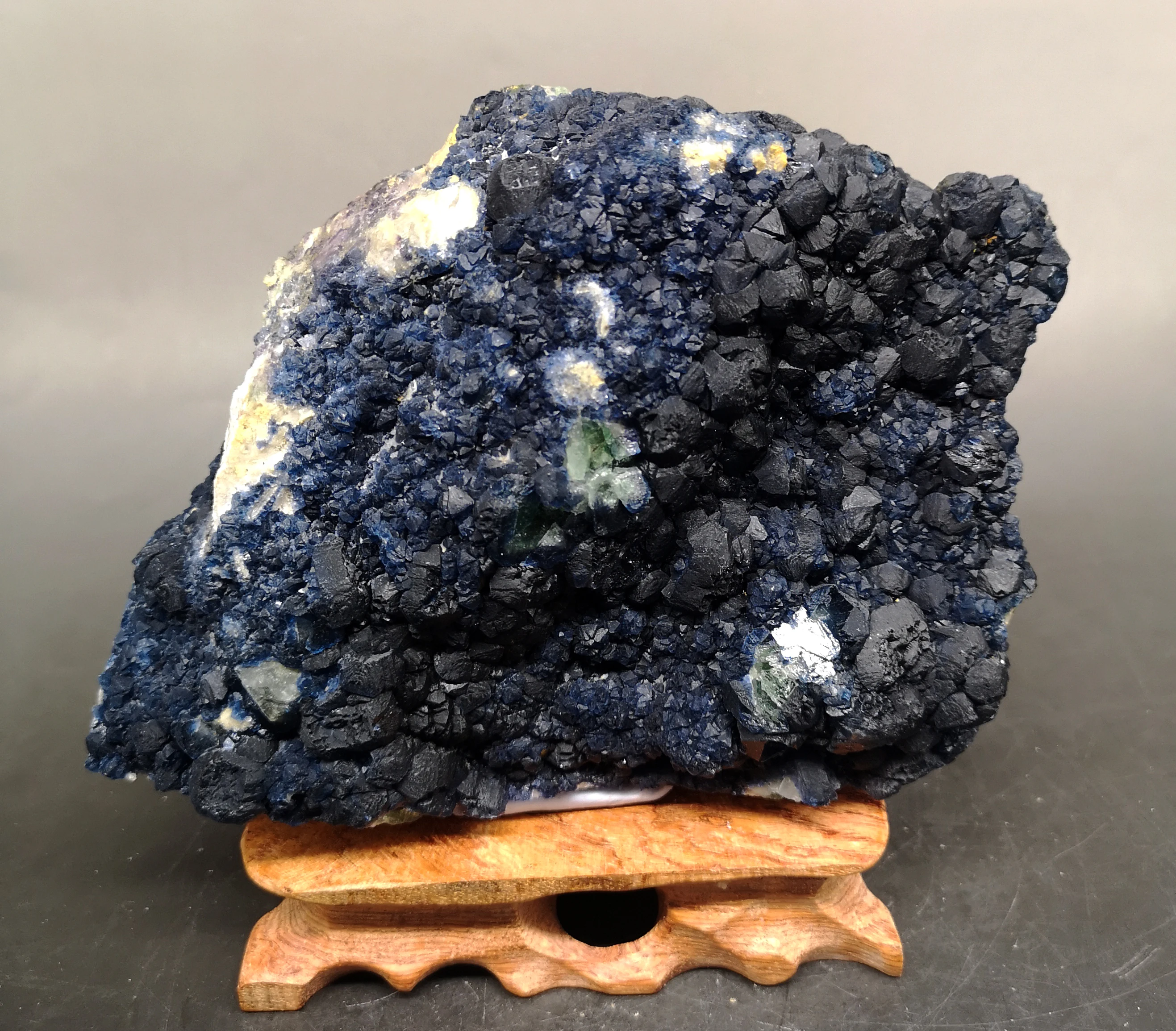 1518 г натуральный идеальный синий флюорит минеральный образец формы Внутренняя