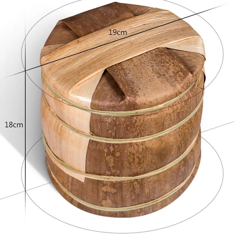 

Pu'er Tea Cooked Tea Cake Tea Yunnan Chitsu Pingcha Tea Mellow Pu'er Tea Cooked Tea 357G Gift