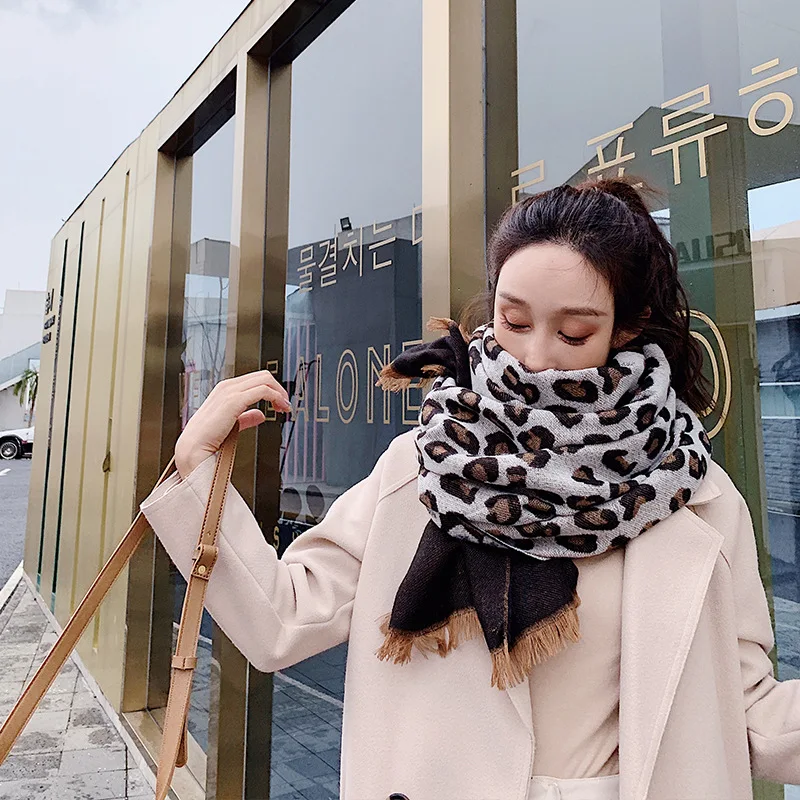 

Autumn winter 2020 new Korean leopard print cashmere women's scarf tassel fashion warm couple shawl cashmere scarf hijab scarf