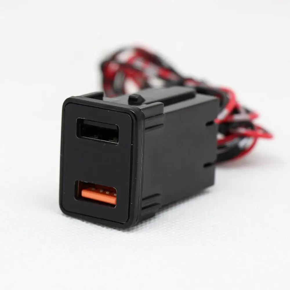 Автомобильное зарядное устройство QC3.0 быстрое с дисплеем двойным USB портом для