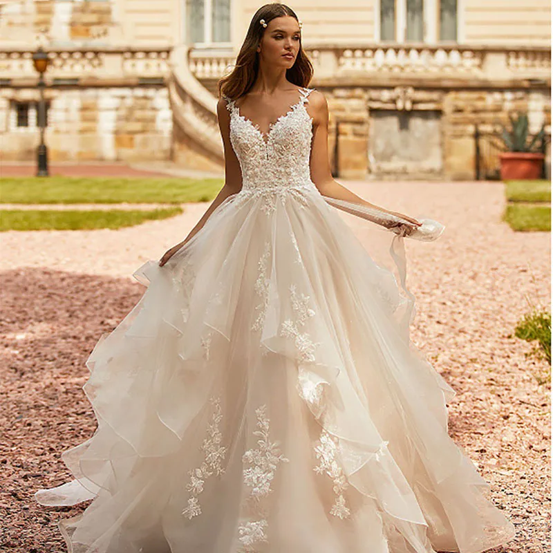 

Luxury A-Line Wedding Dresses Sleeveless V-neck Backless Glamorous Gowns 3D Three-dimensional Applique Delicate layered Tulle
