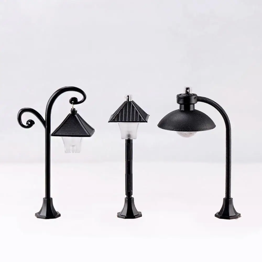 

1Pc Creative Resin Street Lamp Model Garden Dollhouse Miniature Landscape Decor