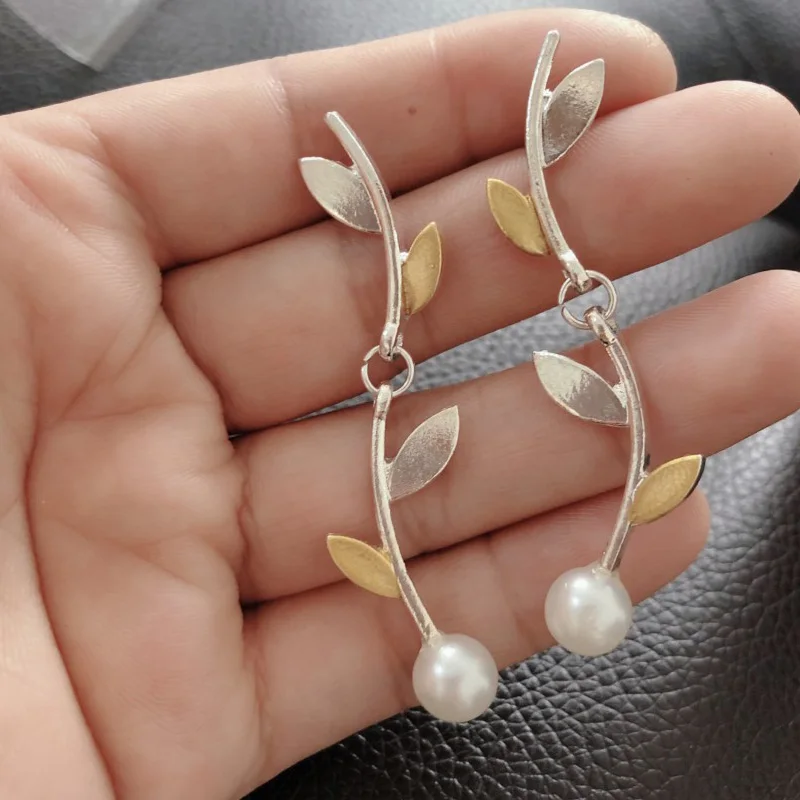 

Vintage Two-Tone Leaf Pearl Dangle Earrings For Women Trendy Personality Unique Earring Fashion Jewelry Gift Party Accessory New