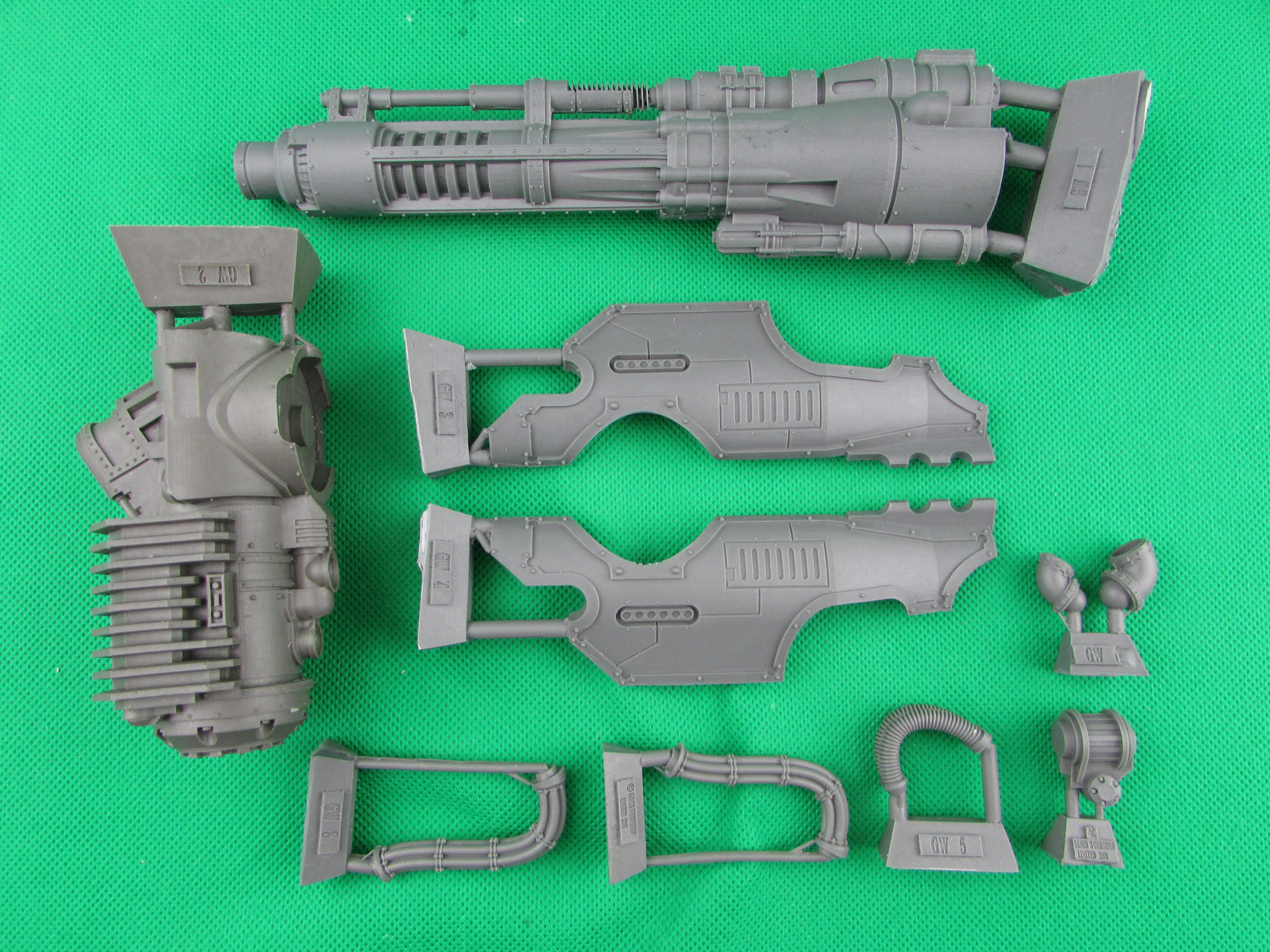 

F008-4