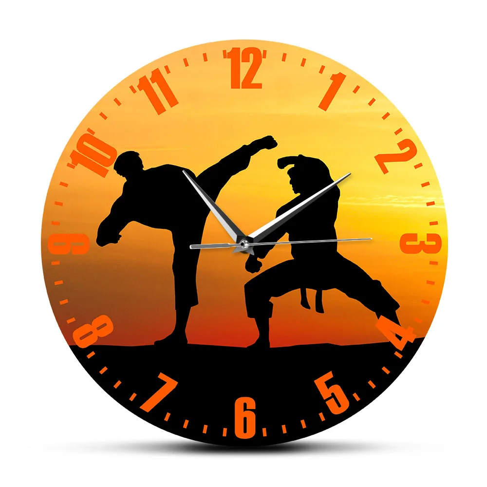 Японские боевые искусства каратэ настенные часы игроки борьба с небом