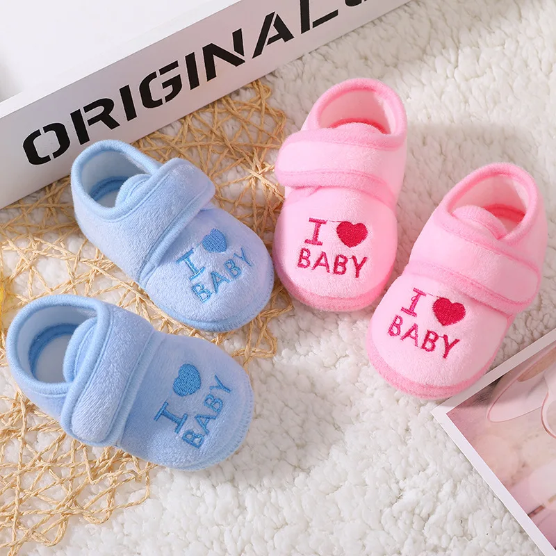 Фото Обувь для маленьких девочек First Walker I Love зимняя обувь новорожденных с сердечками Обувь для маленьких девочек First Walker I Love зимняя обувь новорожденных с сердечками